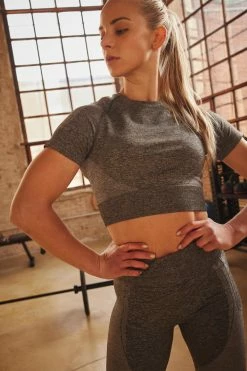 Domyos Seamless Short Sleeve Cropped Fitness T-Shirt, Women’s Exercise & Fitness Apparel