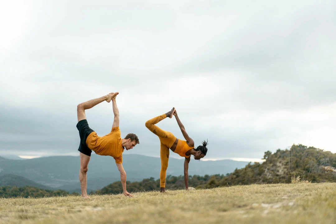 Kimjaly Long Dynamic Yoga Sports Bra - Ochre