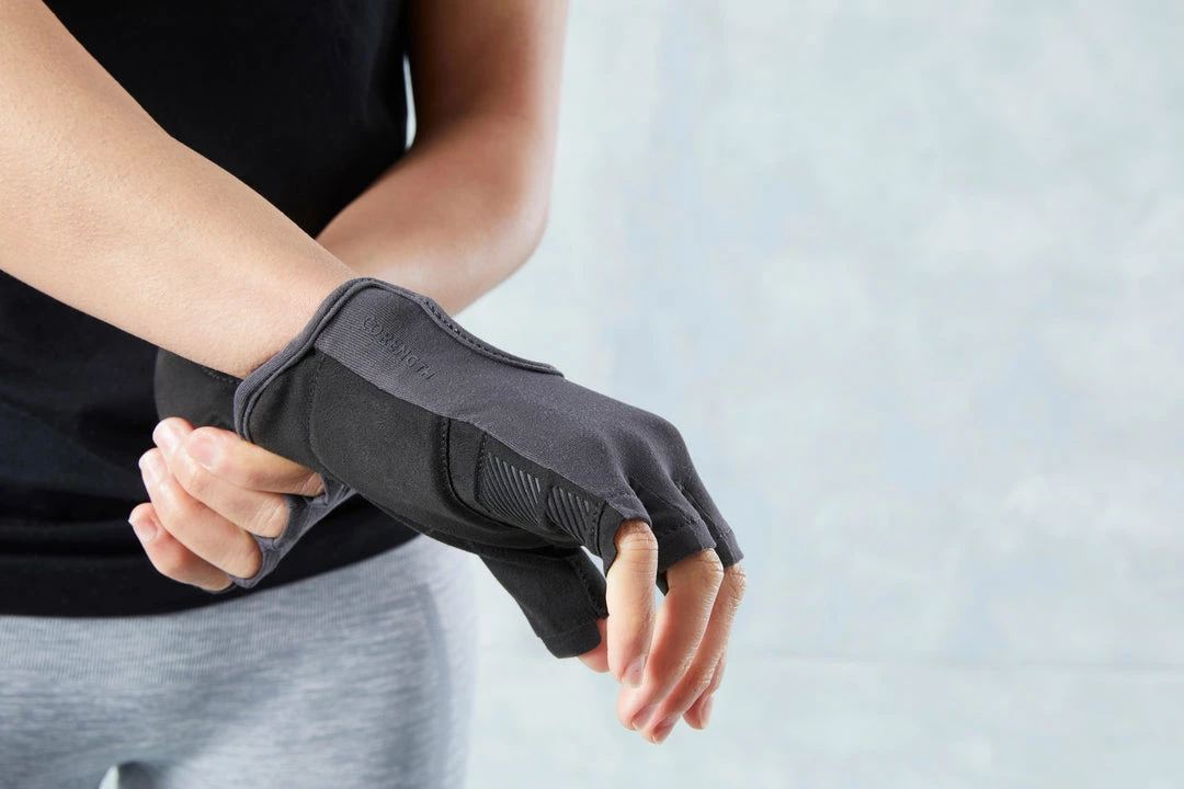 Domyos Exercise & Fitness Apparel Ventilated Weight Training Gloves, Women's