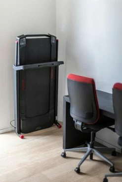 Domyos Run 100, Foldable Compact Fitness Treadmill With Manual Incline