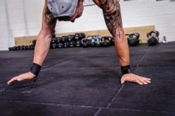 Domyos Cross-Training Wrist Wraps Exercise & Fitness Apparel