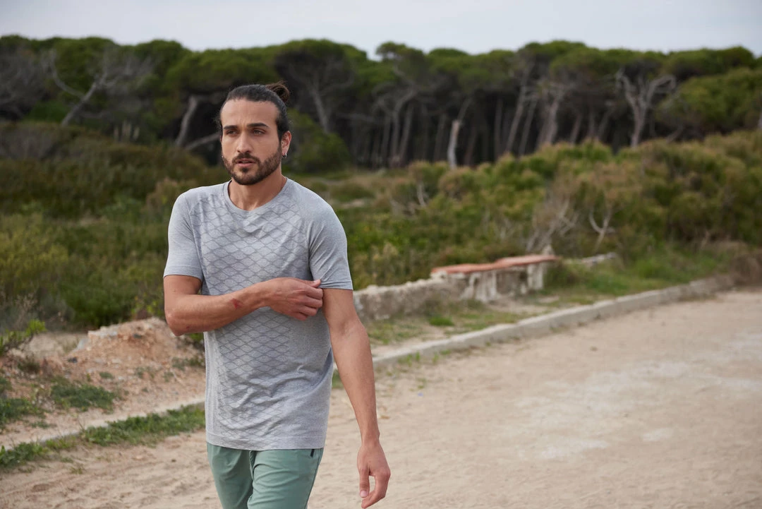 Domyos 500, Seamless Fitness Training T-Shirt, Men's Exercise & Fitness Apparel