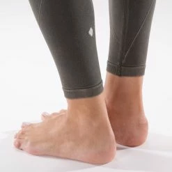 Domyos Exercise & Fitness Apparel Women's Seamless Yoga 7/8 Leggings - Khaki